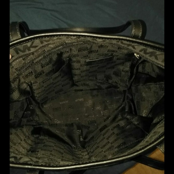 Michael kors tote - Picture 2 of 3